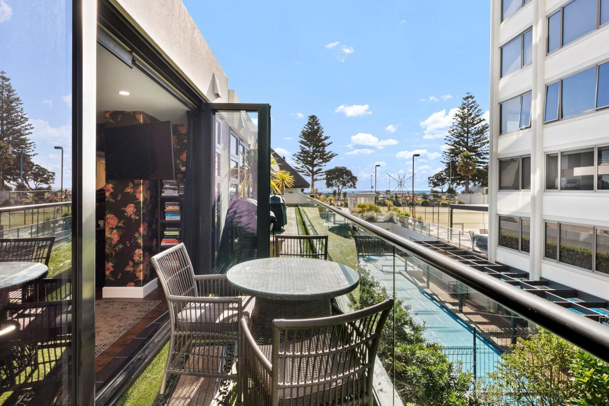 Marvelous Downtown Apartment Moments From Main Beach With Heated Pool, Gym And Parking ماوْنت مونغانيو المظهر الخارجي الصورة