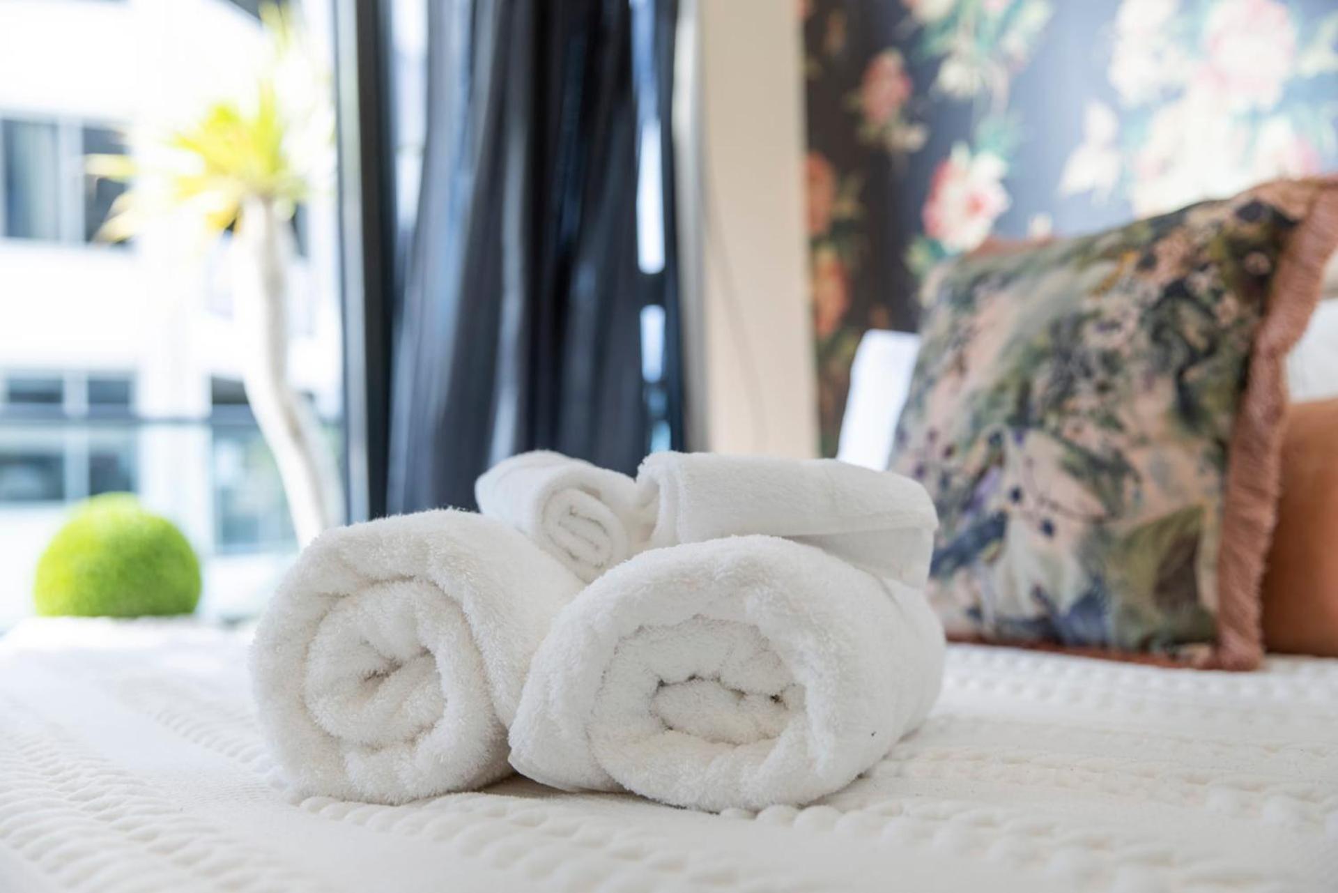 Marvelous Downtown Apartment Moments From Main Beach With Heated Pool, Gym And Parking ماوْنت مونغانيو المظهر الخارجي الصورة